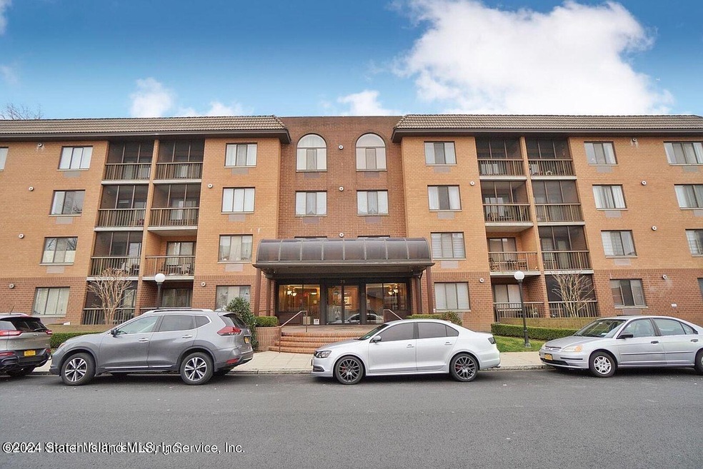 75 Essex Dr unit 2G, Staten Island, NY 10314 - photo 1