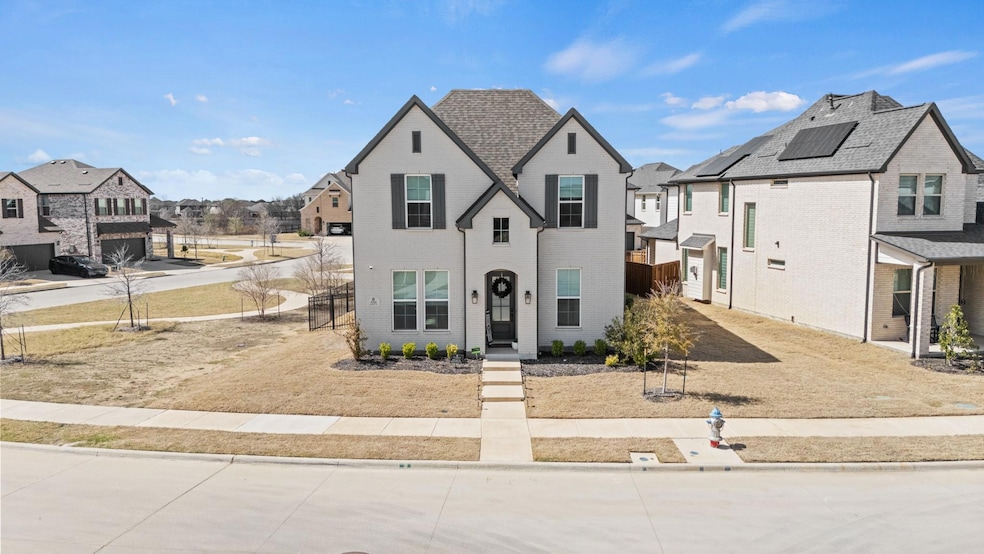 For Sale $648,950 • Co-Listing Agent