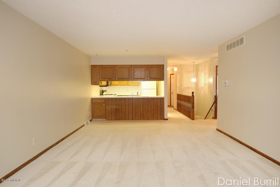 2213 Mapleton St NE unit 133, Grand Rapids, MI 49505 - photo 1