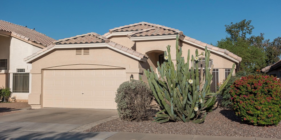 1570 N Sunset Place, Chandler, AZ 85225 - photo 1