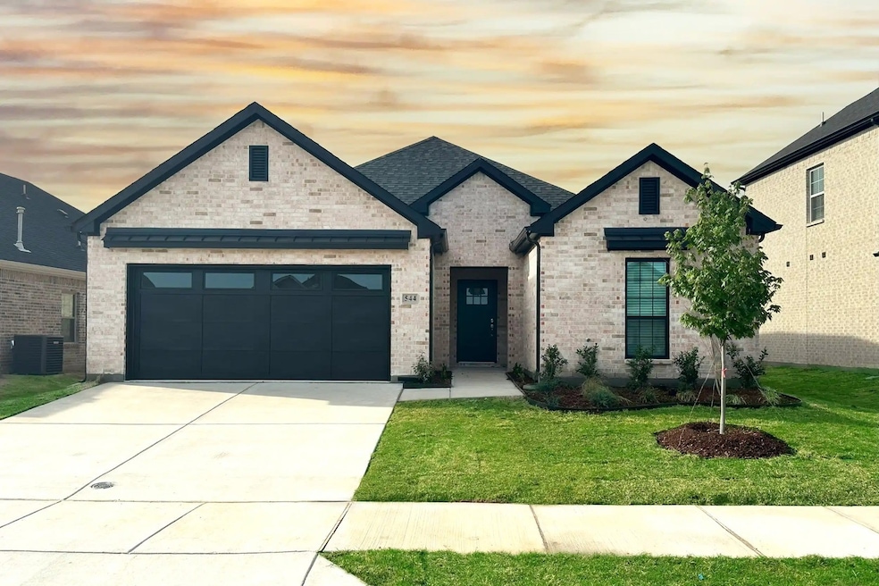 544 Oak Creek Dr, Lavon, TX 75166 - photo 1