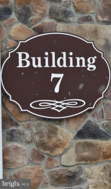 732 Creekside Dr unit BUILDING 7, Brookhaven, PA 19015 - photo 1