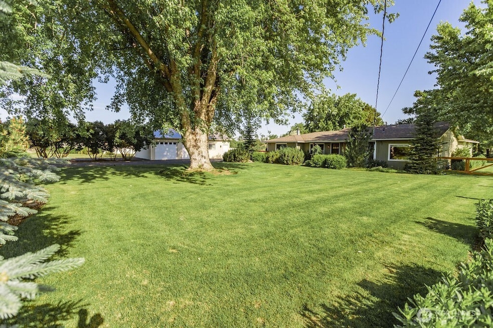 For Sale $784,900 • Co-Listing Agent