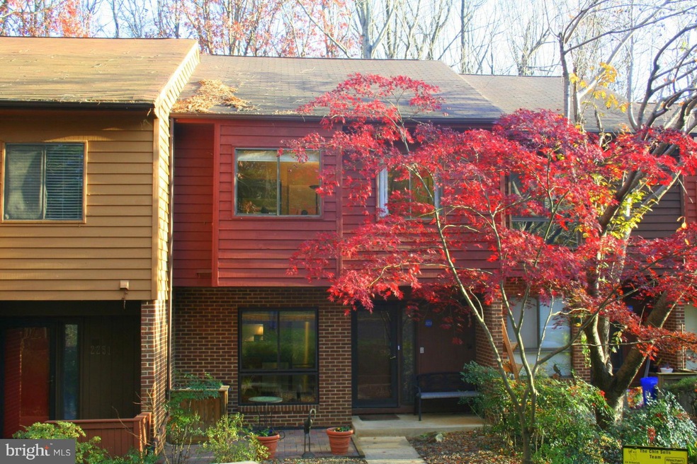 2253 Chestnut Burr Ct, Reston, VA 20191 - photo 1