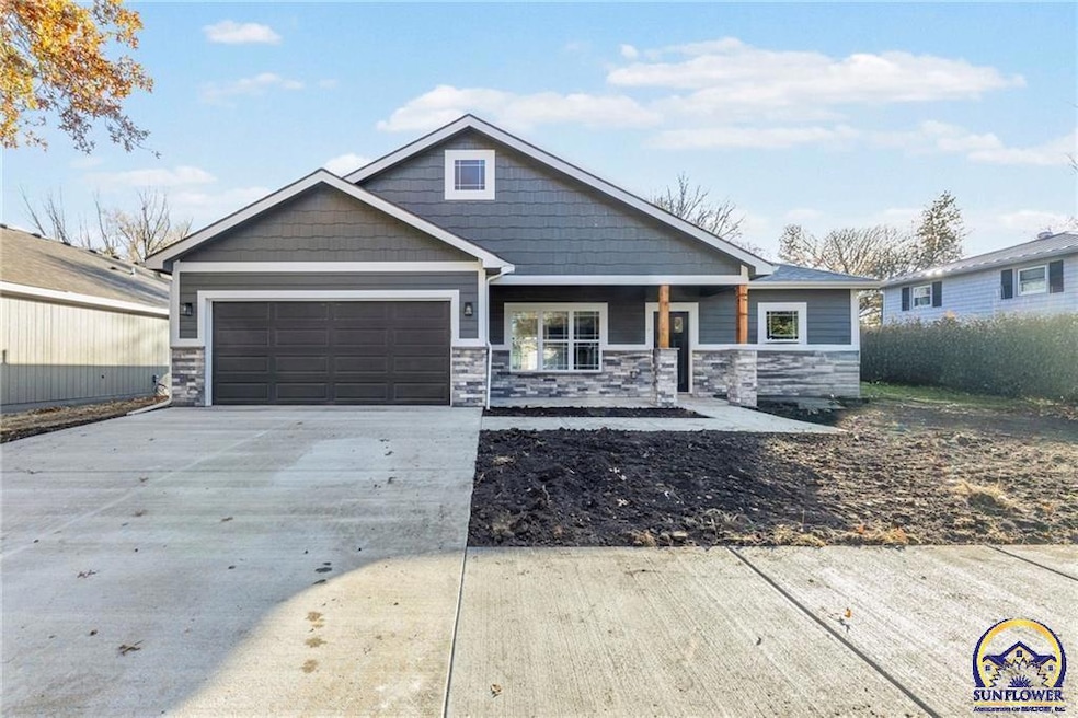 1025 S Olive St, Ottawa, KS 66067 - photo 1