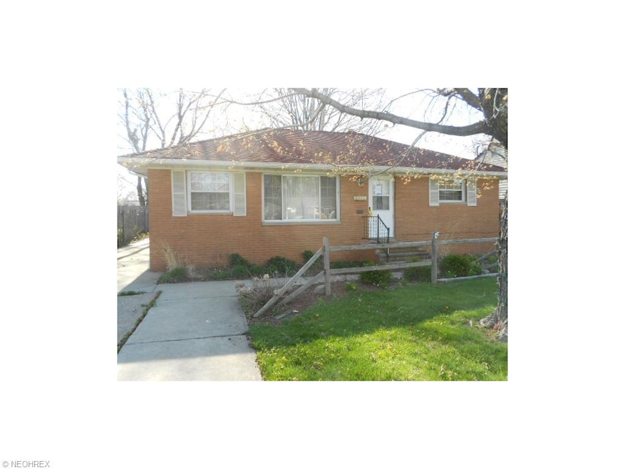 262 Gayle Dr, Sheffield Lake, OH 44054 - photo 1