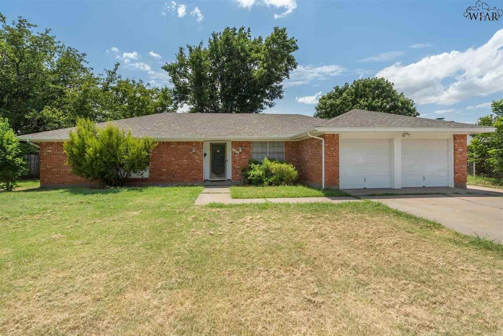 2406 Picadilly Ln, Wichita Falls, TX 76309 - photo 1