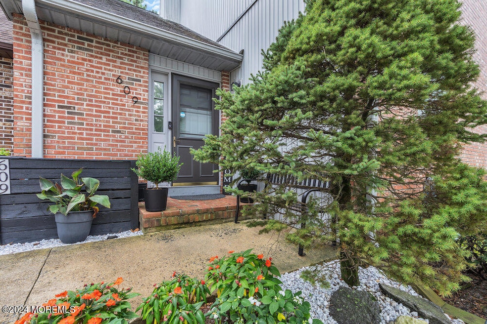 609 Bounty Ct, Toms River, NJ 08753 - photo 1