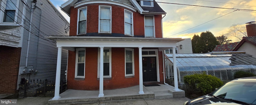 For Rent $1,175/month • Co-Listing Agent