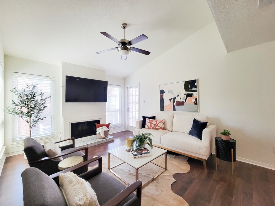 1201 Bering Dr unit 44, Houston, TX 77057 - photo 1