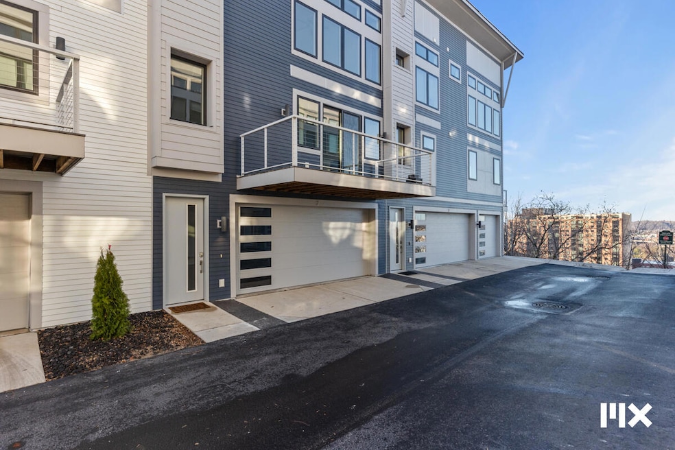 631 Fairview Ave NE unit 2, Grand Rapids, MI 49503 - photo 1