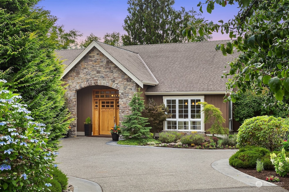 696 Melody Ln, Edmonds, WA 98020 - photo 1