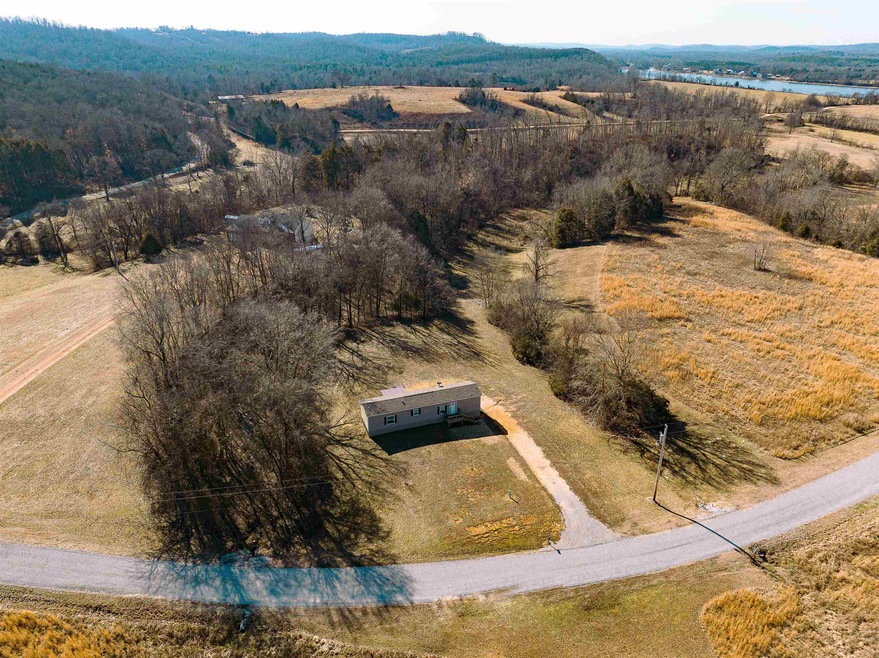 95 Eagles Bend Rd, Linden, TN 37096 - photo 1