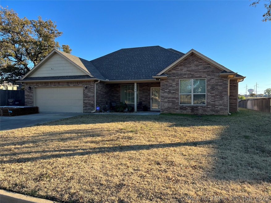1106 Stone Creek Place, Ardmore, OK 73401 - photo 1