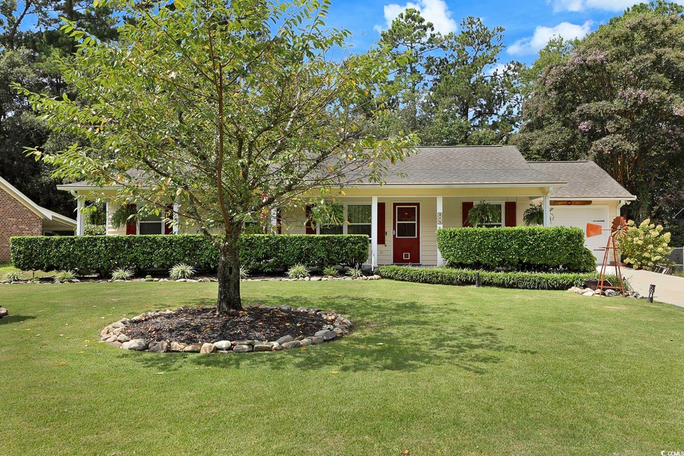 View of front facade with a front yard