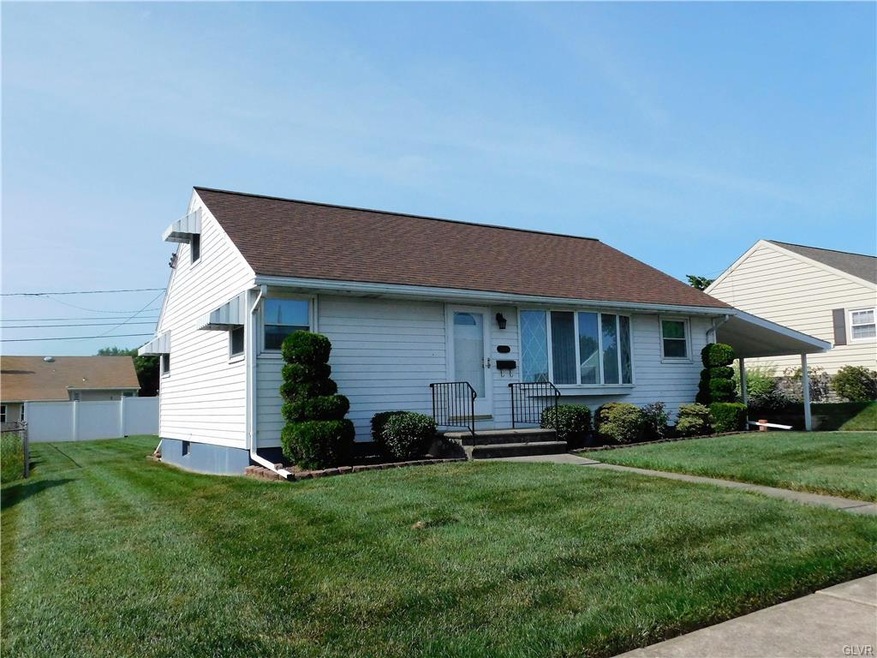 1558 Farm Ln, Bethlehem, PA 18018 - photo 1