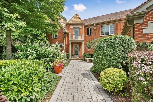 2318 Mohawk Ln, Glenview, IL 60026 - photo 1