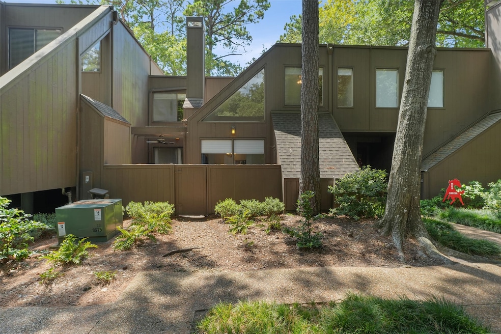 213 Litchfield Ln unit 76, Houston, TX 77024 - photo 1