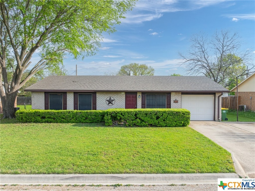 606 Christine St, Troy, TX 76579 - photo 1