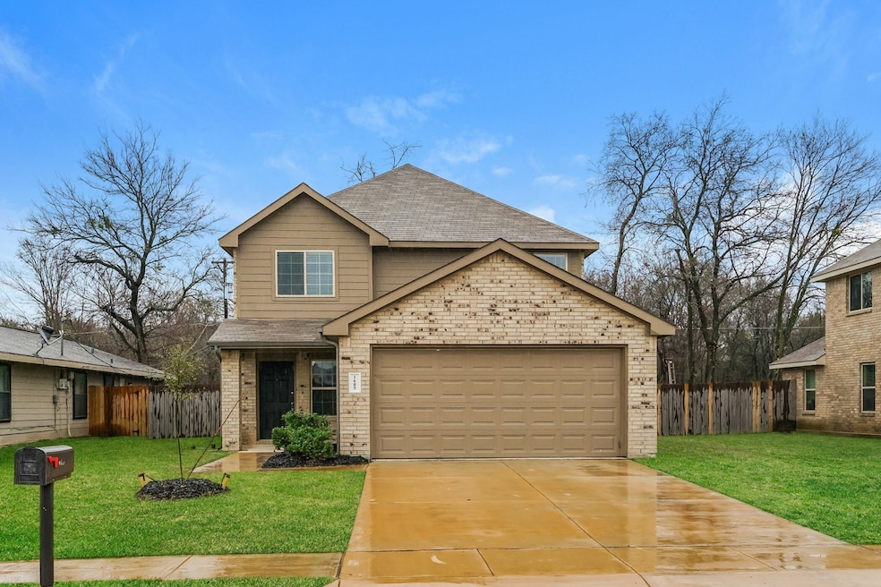 1605 Cardinal Dr, Ennis, TX 75119 - photo 1