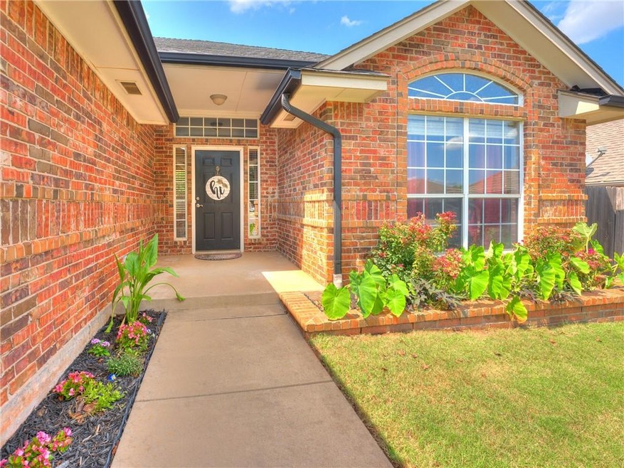 2217 NE 7th St, Moore, OK 73160 - photo 1