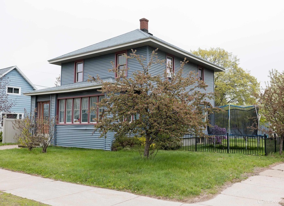 1302 N 3rd St, Ishpeming, MI 49849 - photo 1