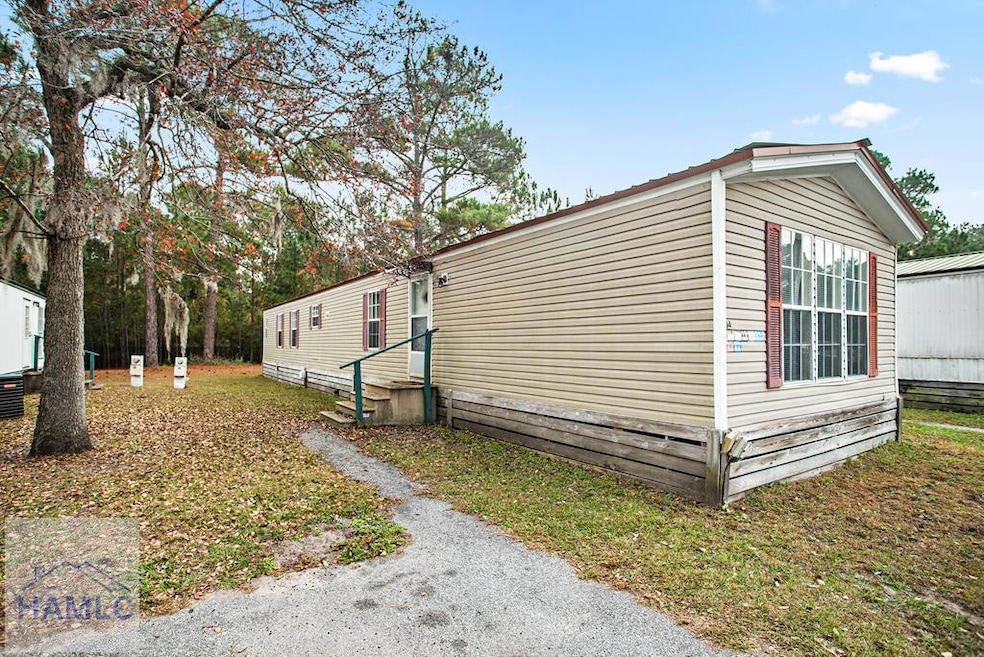 1134 Kelly Dr, Hinesville, GA 31313 - photo 1