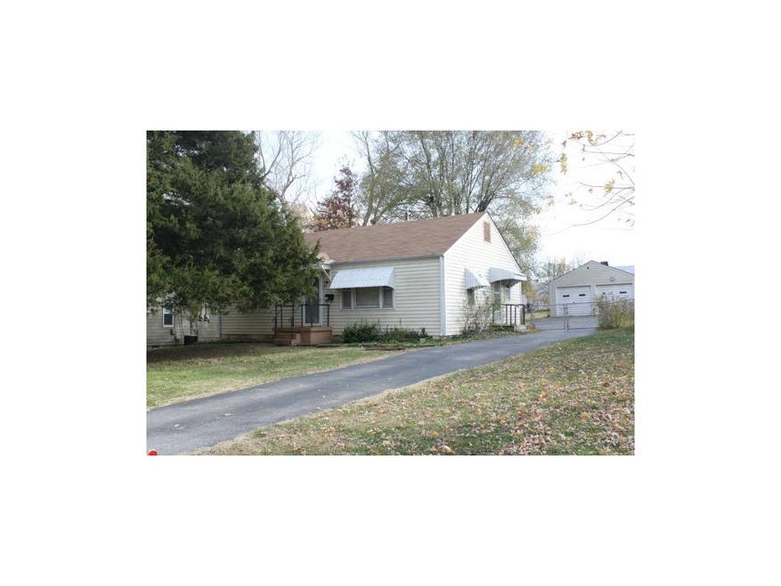 1002 NW B St, Blue Springs, MO 64015 - photo 1
