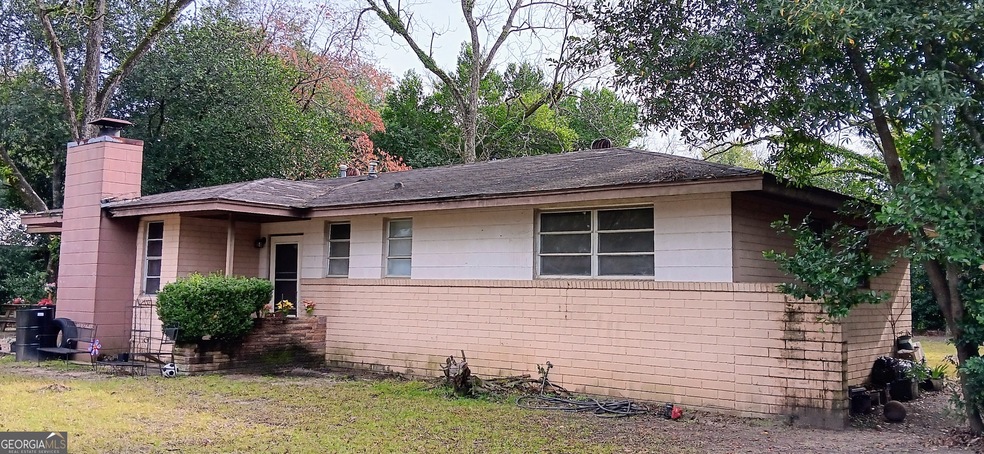 1608 W Waddell Ave, Albany, GA 31707 - photo 1