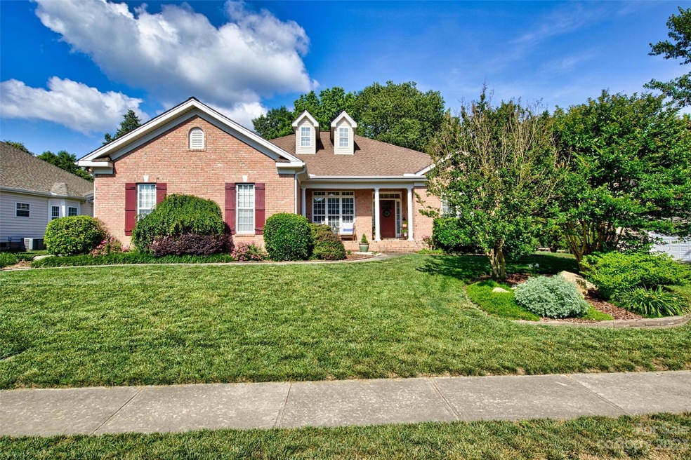 1406 Valhalla Dr, Denver, NC 28037 - photo 1