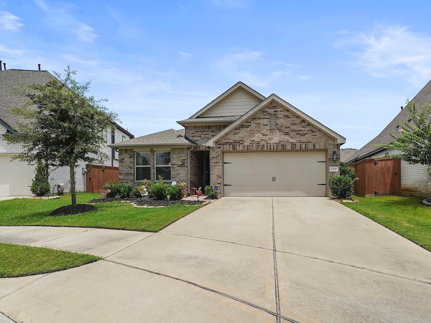 Welcome to this beautifully maintained 3-bedroom,