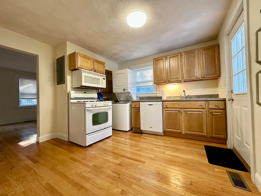 For Rent $2,400/month