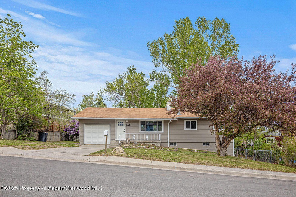 885 Stout St, Craig, CO 81625 - photo 1