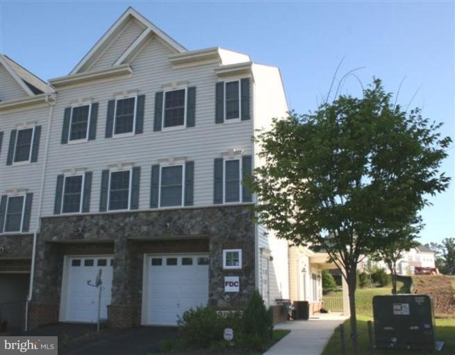 2805 Chinkapin Oak Ln unit 219, Woodbridge, VA 22191 - photo 1