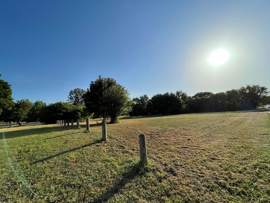 429 Schopmeyer, Gainesville, TX 76240 - photo 1