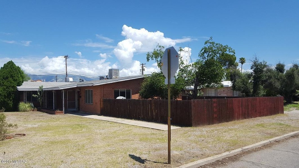 3203 corner view