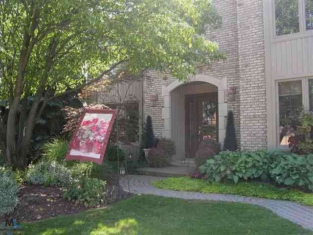3567 Sherborn Dr, Rochester Hills, MI 48306 - photo 1