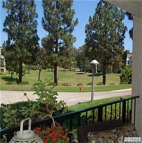 Golf course view from the ground-floor, covered pa