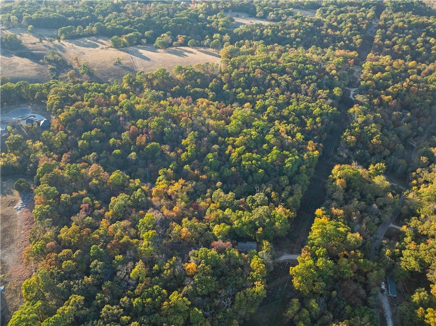 Two 50 foot easement Access Points off Rader Road