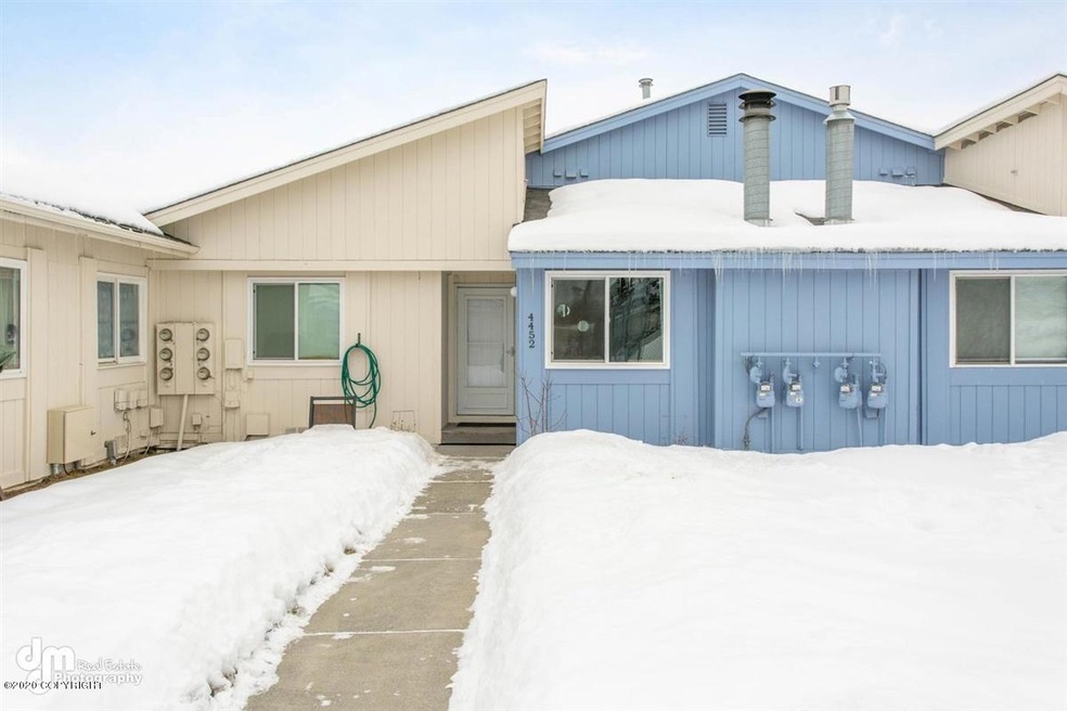 08-Exterior Front-2363