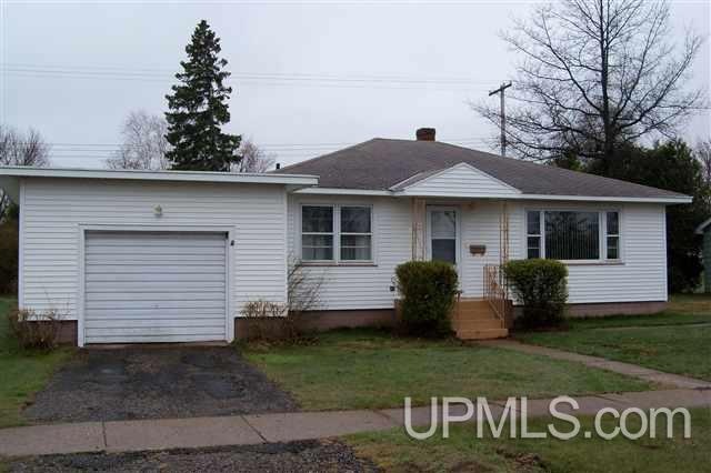 754 Poplar St, Ishpeming, MI 49849 - photo 1