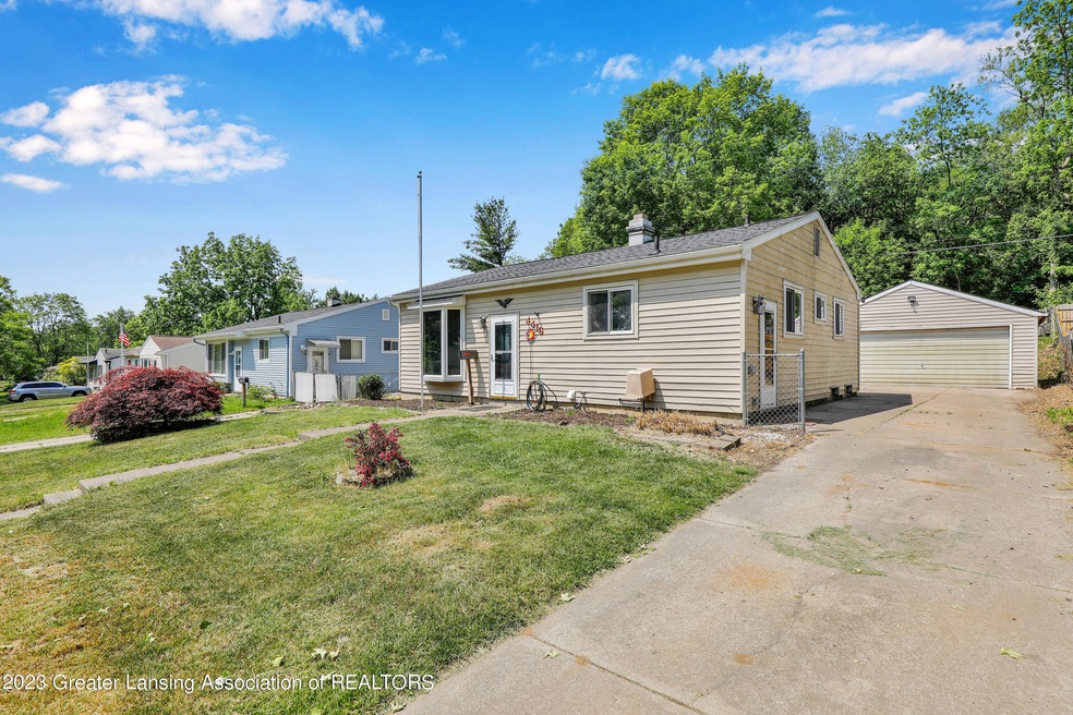 4416 Burchfield Ave, Lansing, MI 48910 - photo 1
