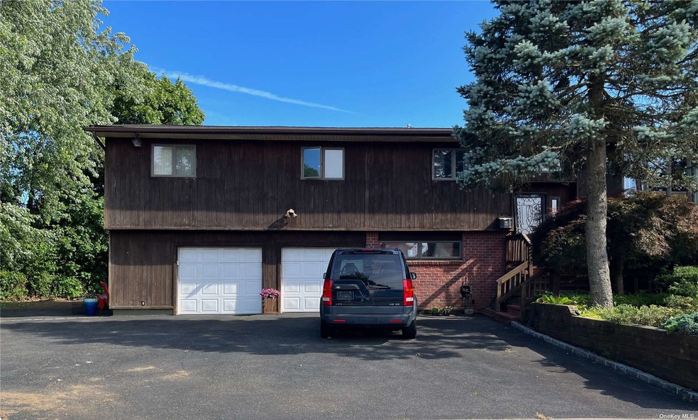 21 Evelyn Dr, Bethpage, NY 11714 - photo 1