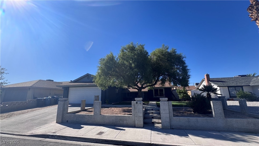 1104 Smith St, Las Vegas, NV 89108 - photo 1