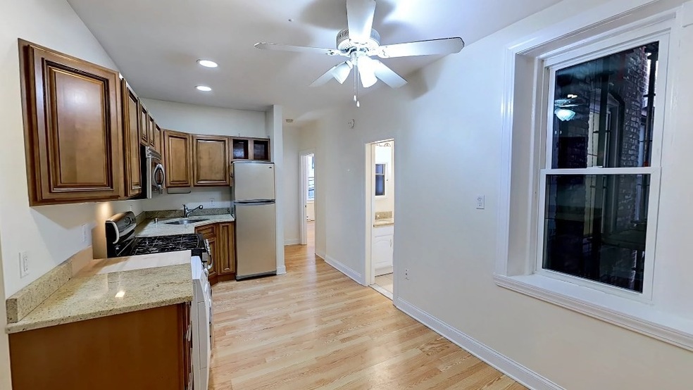 25 Clark St unit 4, Boston, MA 02109 - photo 1