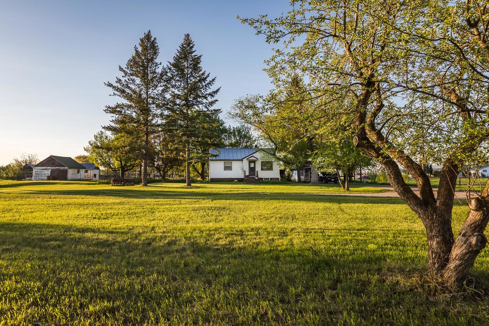 125 W Evergreen Dr, Kalispell, MT 59901 - photo 1