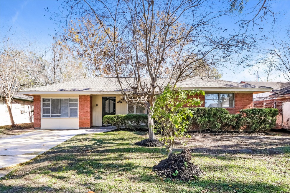 9834 Cheeves Dr, Houston, TX 77016 - photo 1