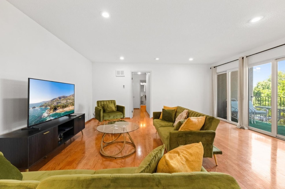 Entry To Living & Bedroom Suites