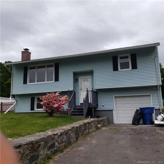 33 Cornfield Rd, Waterbury, CT 06704 - photo 1