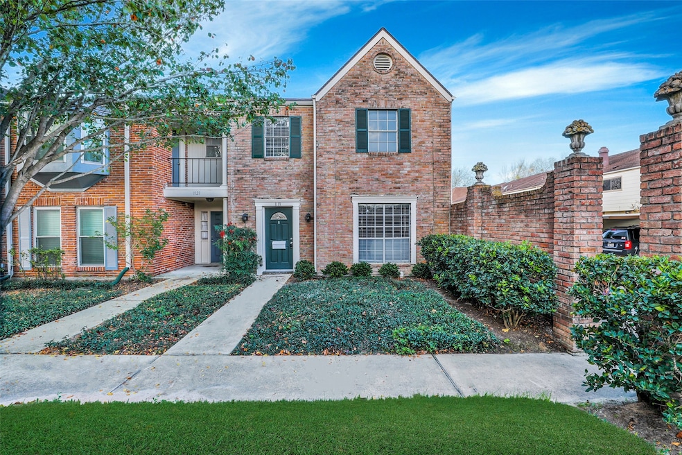 1119 Country Place Dr, Houston, TX 77079 - photo 1